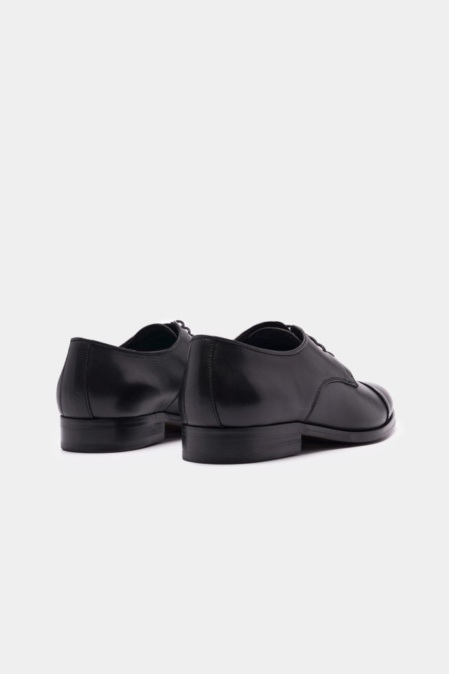 Zapatos clásicos de piel Zapatos clásicos de piel