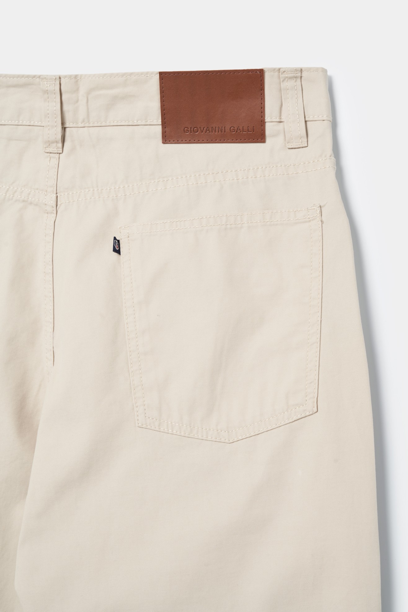 Pantalón de sarga con 5 bolsillos