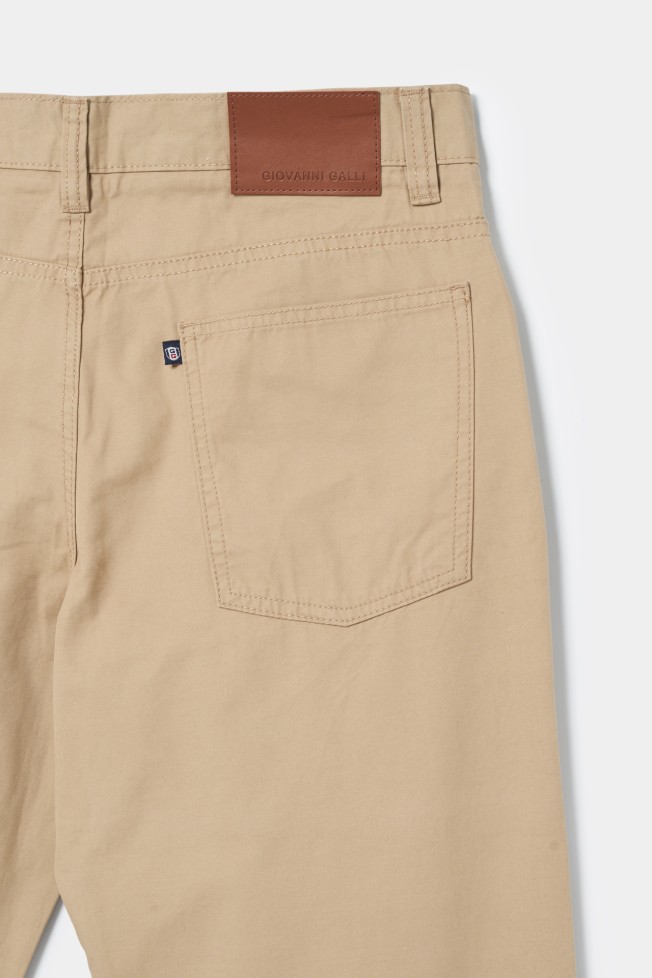 Pantalón de sarga con 5 bolsillos Pantalón de sarga con 5 bolsillos