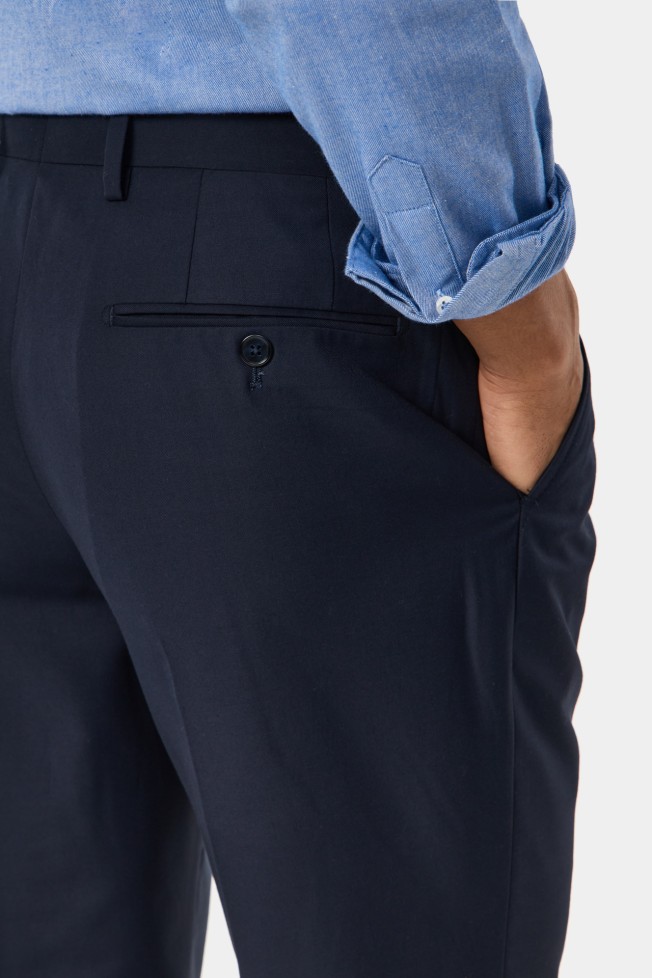 Calça clássica slim fit Calça clássica slim fit