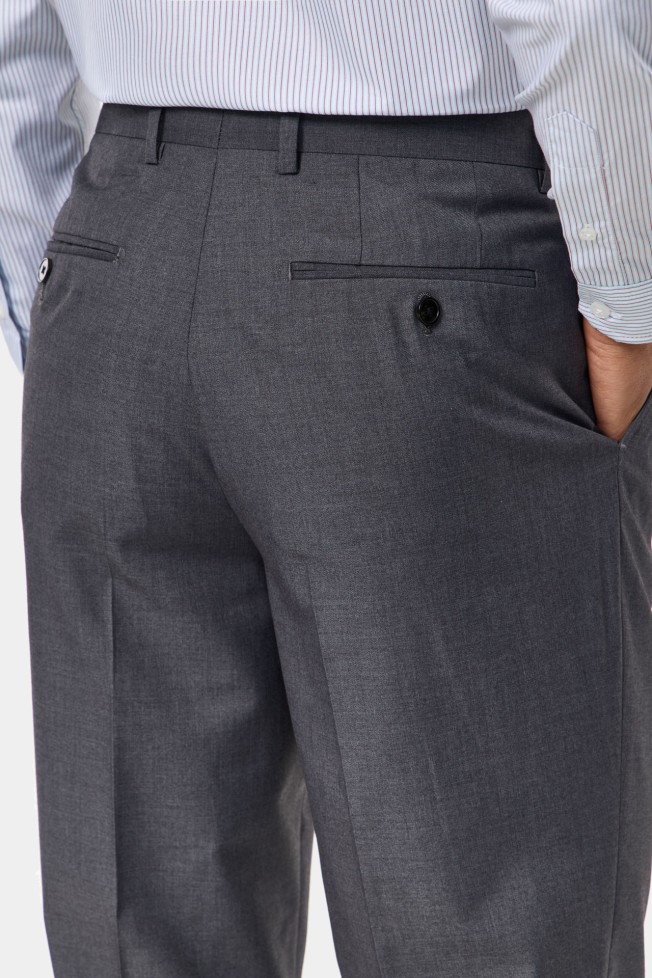 Pantalón clásico regular fit Pantalón clásico regular fit