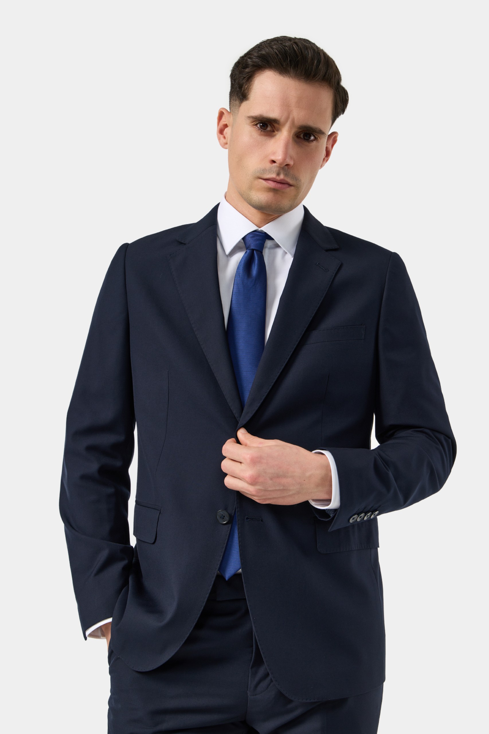 Traje slim fit clásico