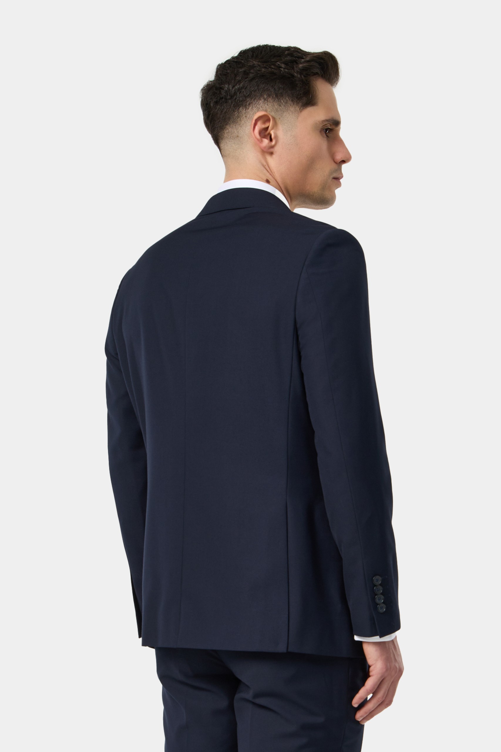 Traje slim fit clásico