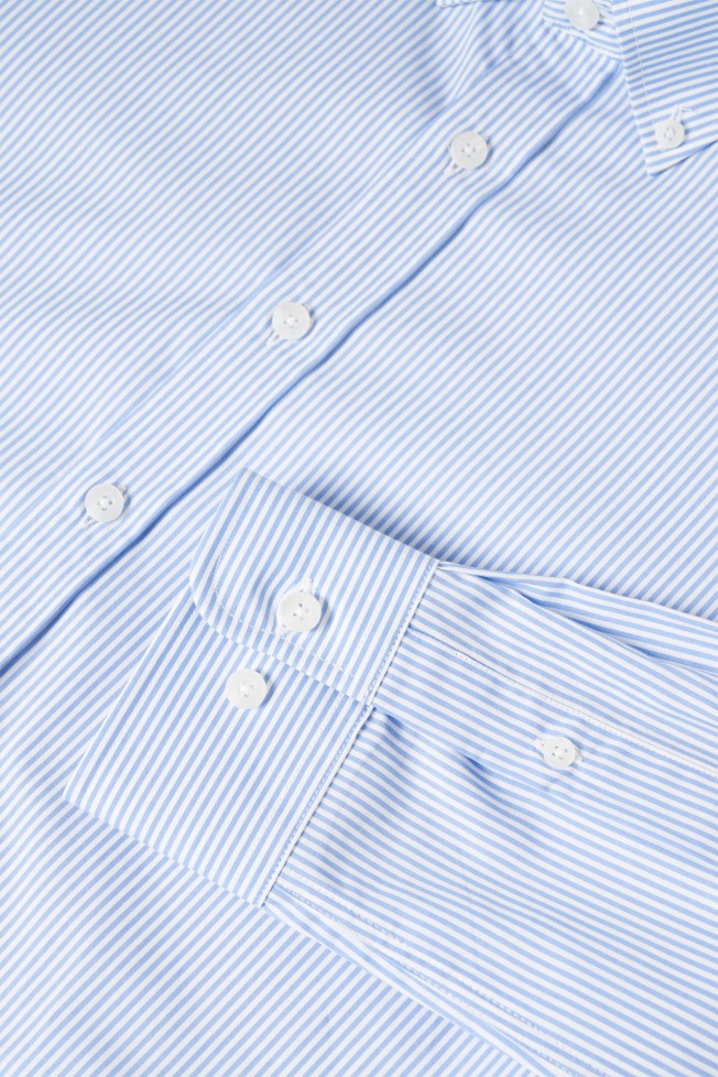 Camisa slim fit às riscas Camisa slim fit às riscas