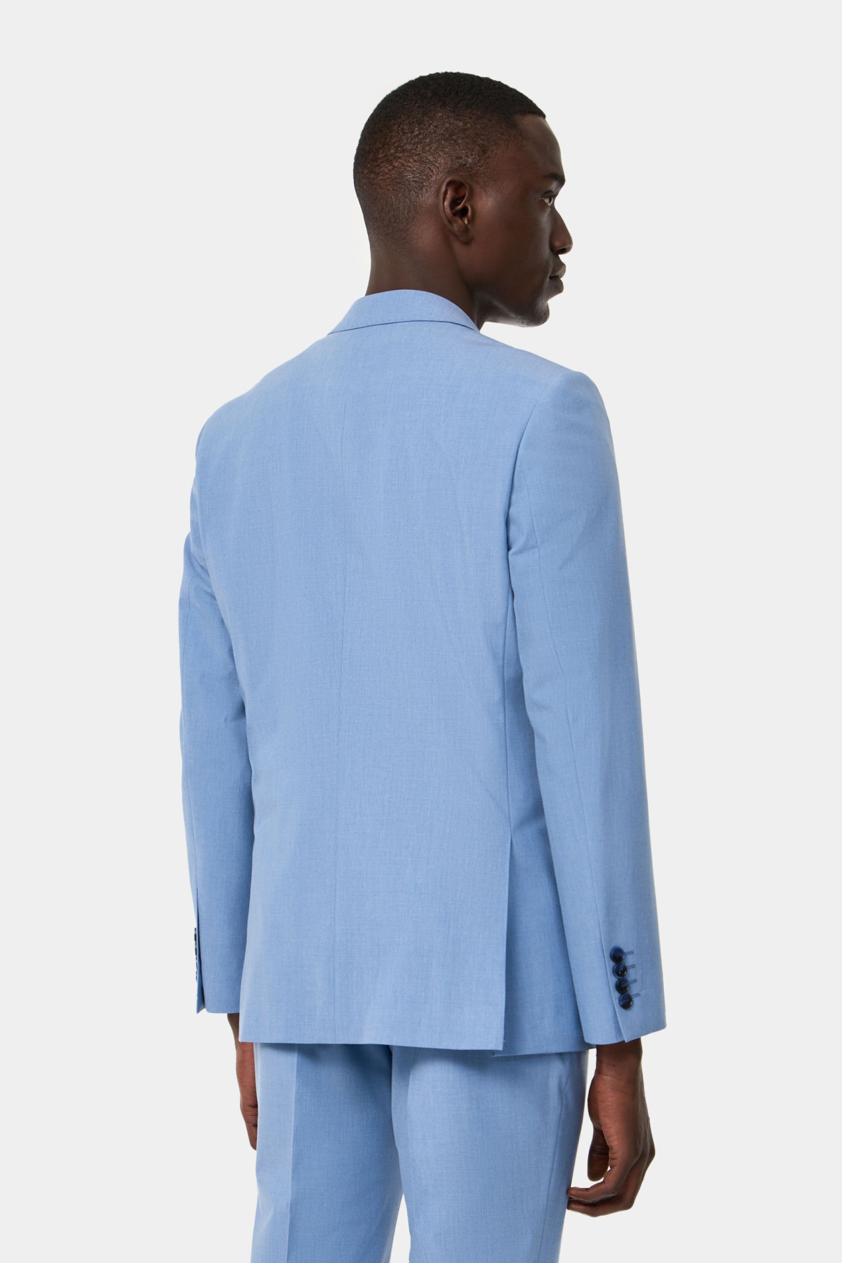 Traje slim fit clásico