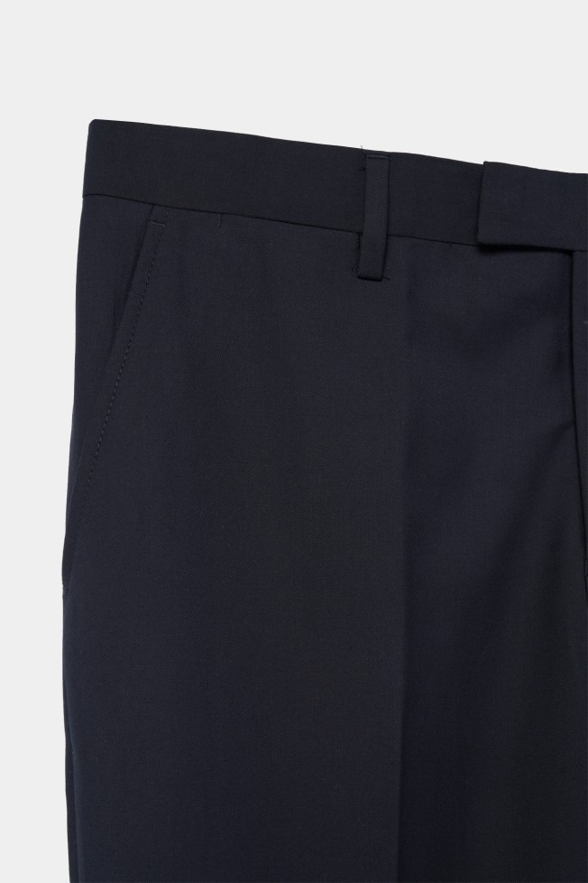 Calça clássica slim fit Calça clássica slim fit