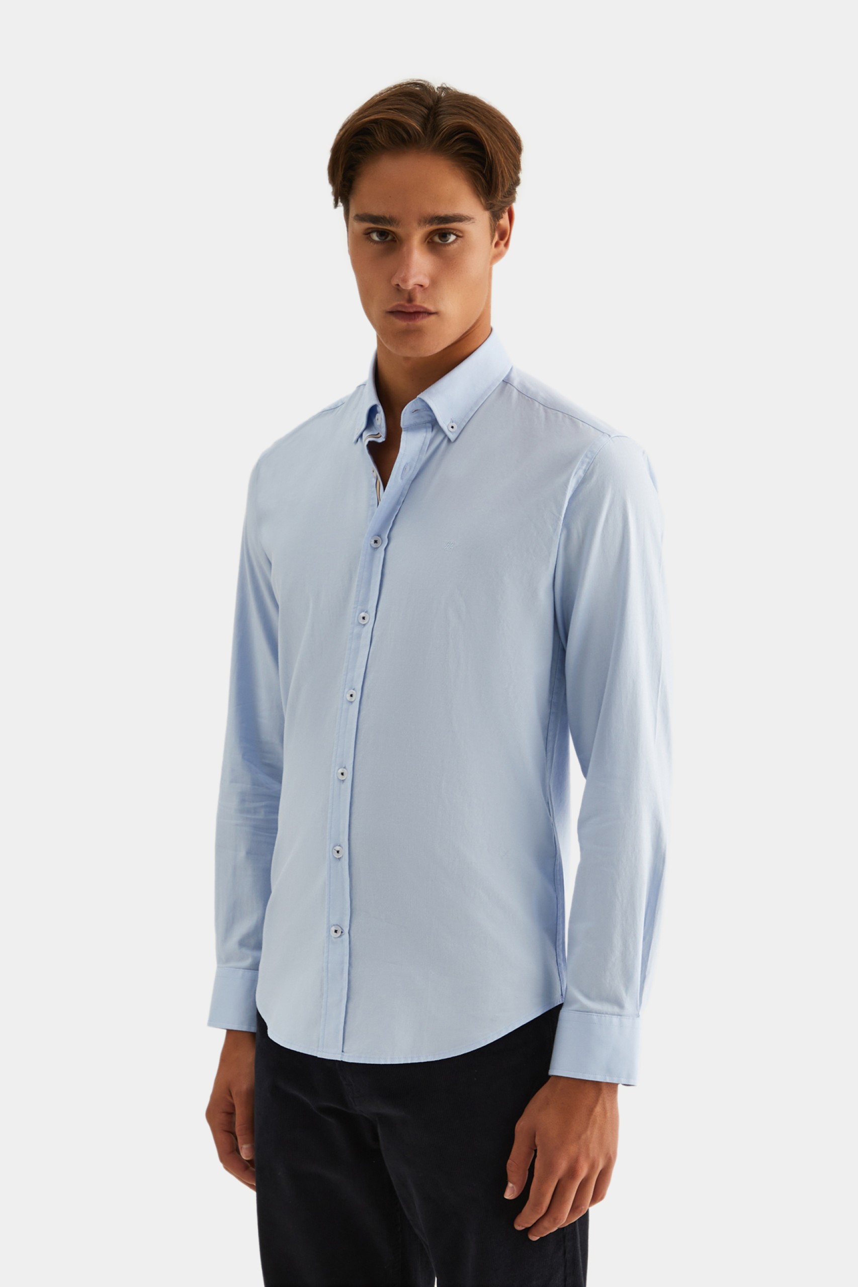 Camisa slim fit 100% algodón