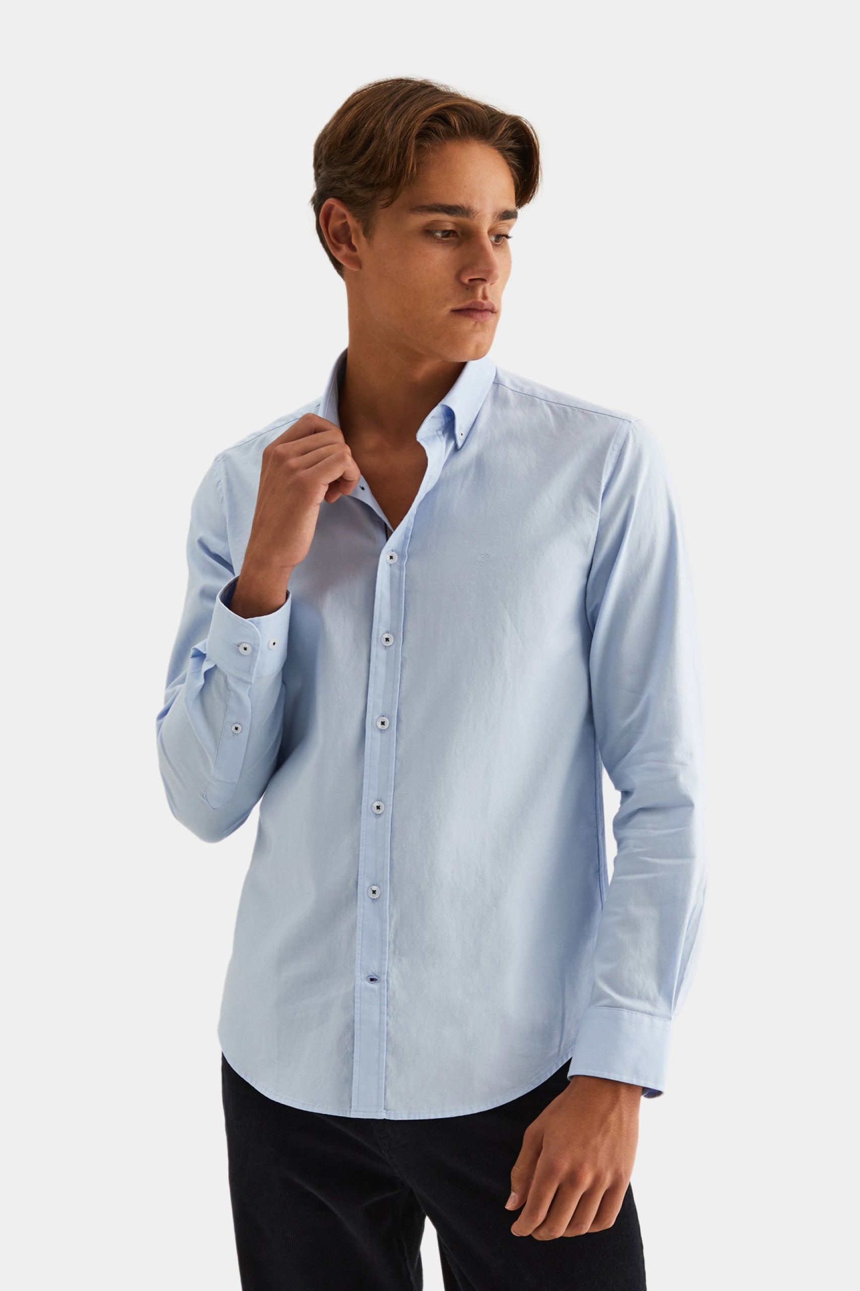 Camisa slim fit 100% algodón