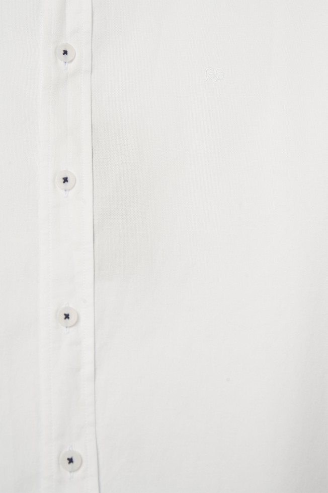 Camisa slim fit em algodão Camisa slim fit em algodão