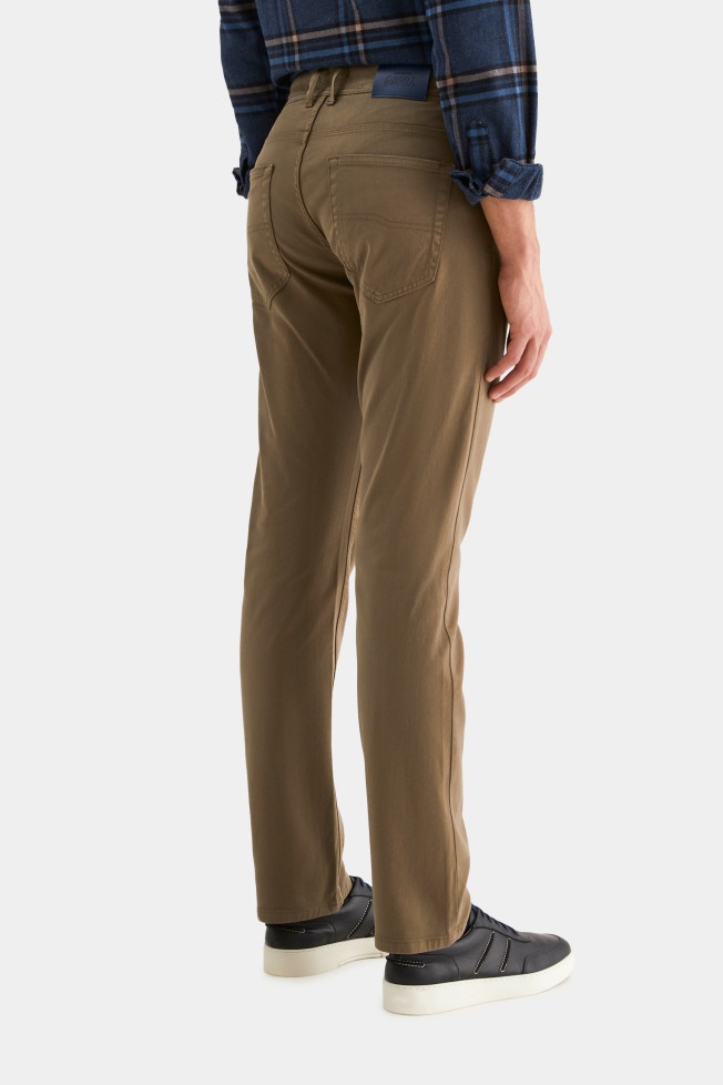 Pantalón regular fit Pantalón regular fit