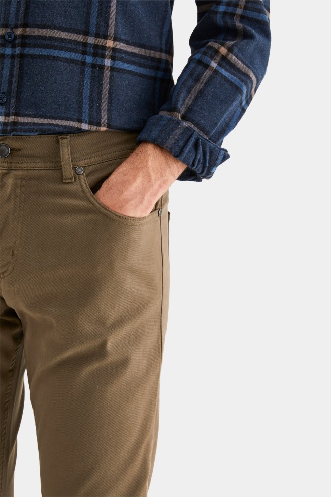 Pantalón regular fit Pantalón regular fit