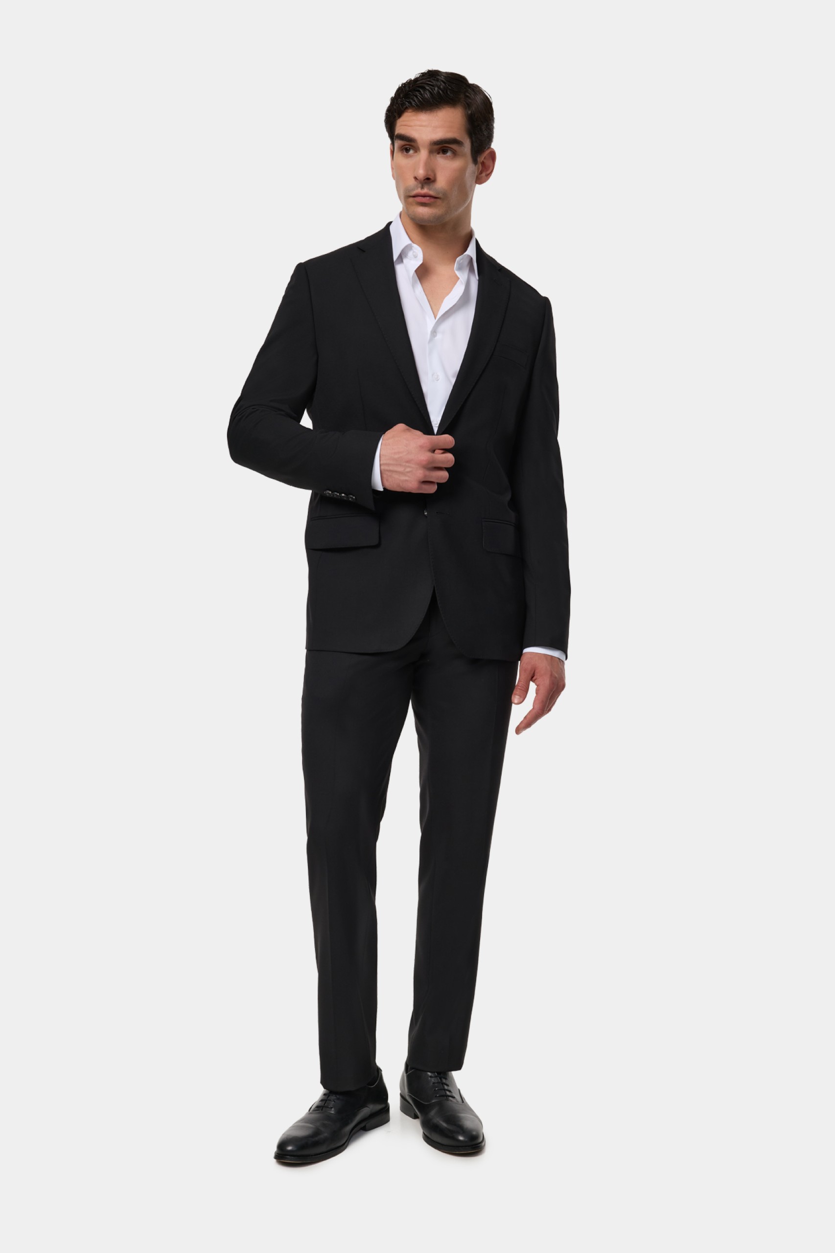 Traje slim fit clásico