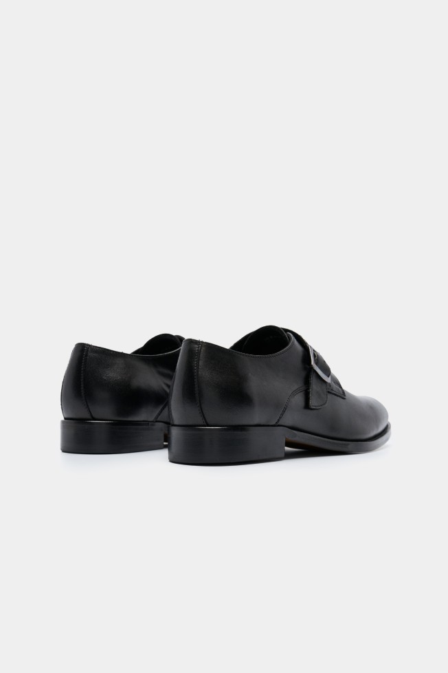 Zapatos clásicos de piel Zapatos clásicos de piel