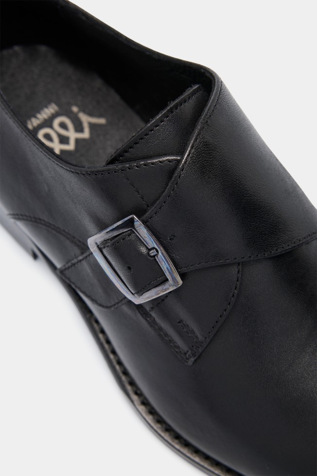Zapatos clásicos de piel Zapatos clásicos de piel