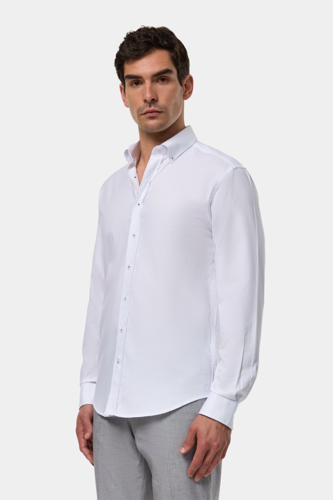 Camisa slim fit em algodão Camisa slim fit em algodão