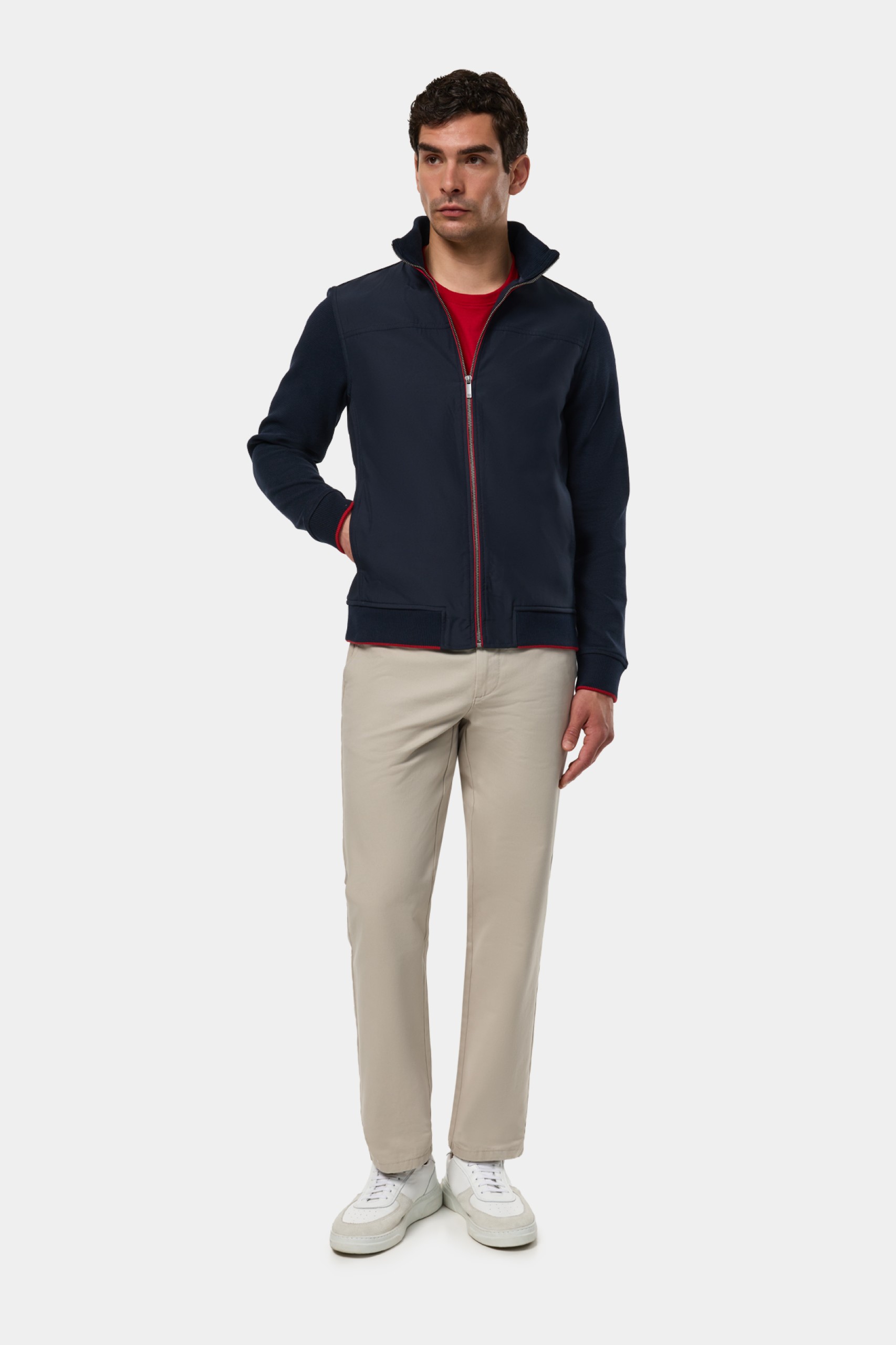 Chaqueta de malla y tejido técnico