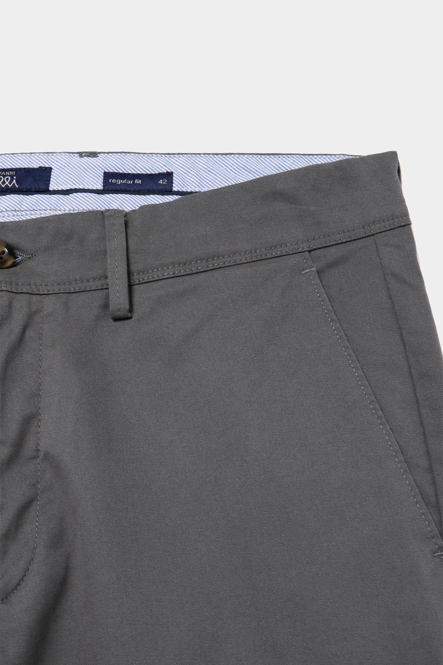 Chinos de corte regular