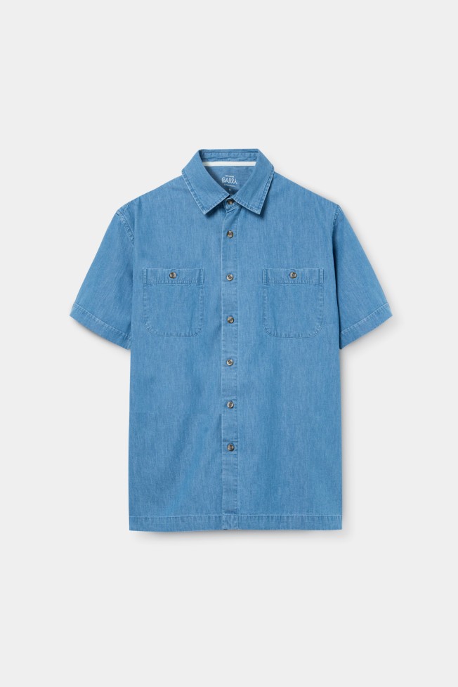 Camisa de denim de manga corta y corte regular