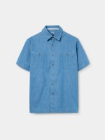 Camisa de denim de manga corta y corte regular