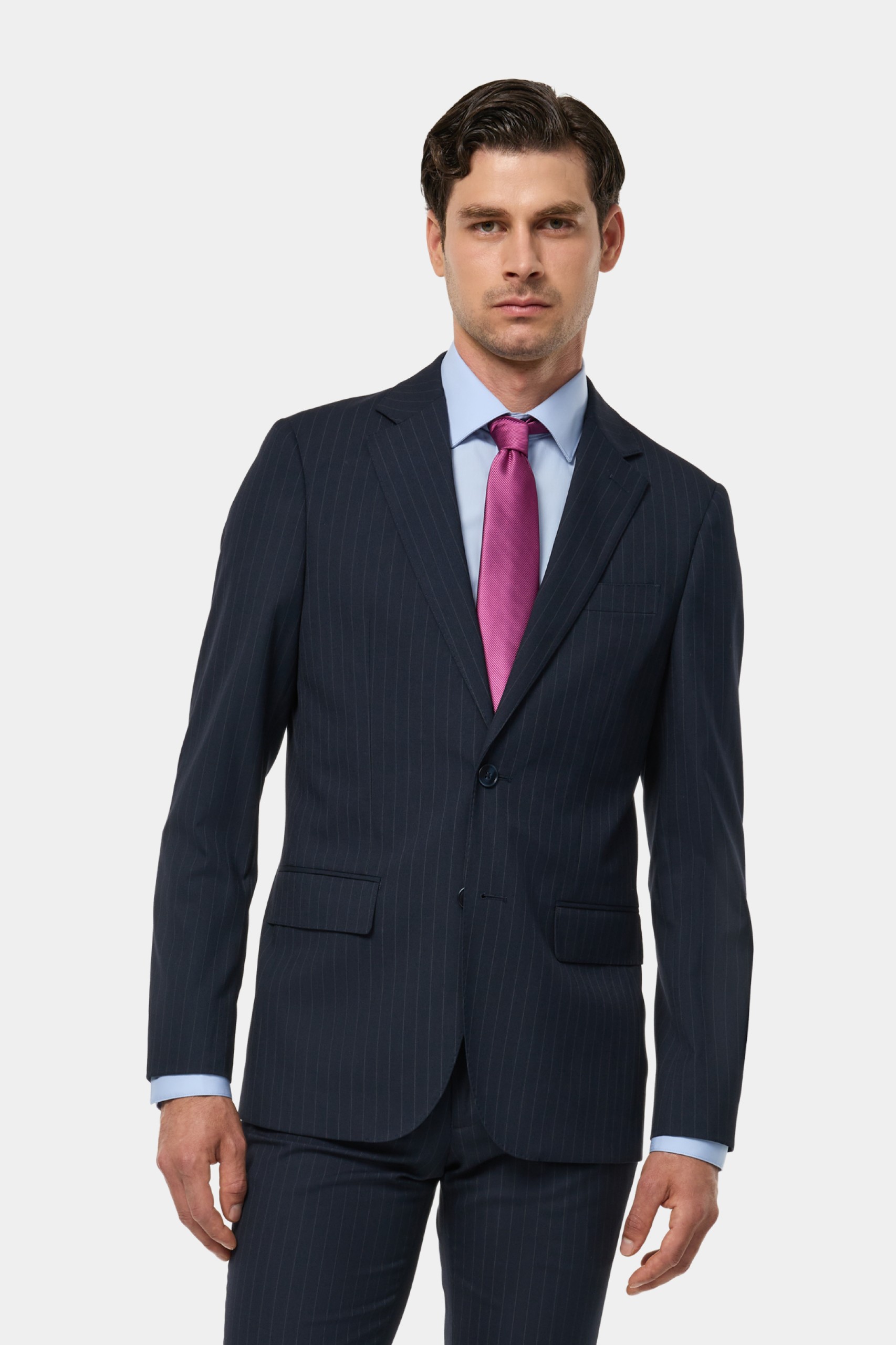 Traje slim fit clásico