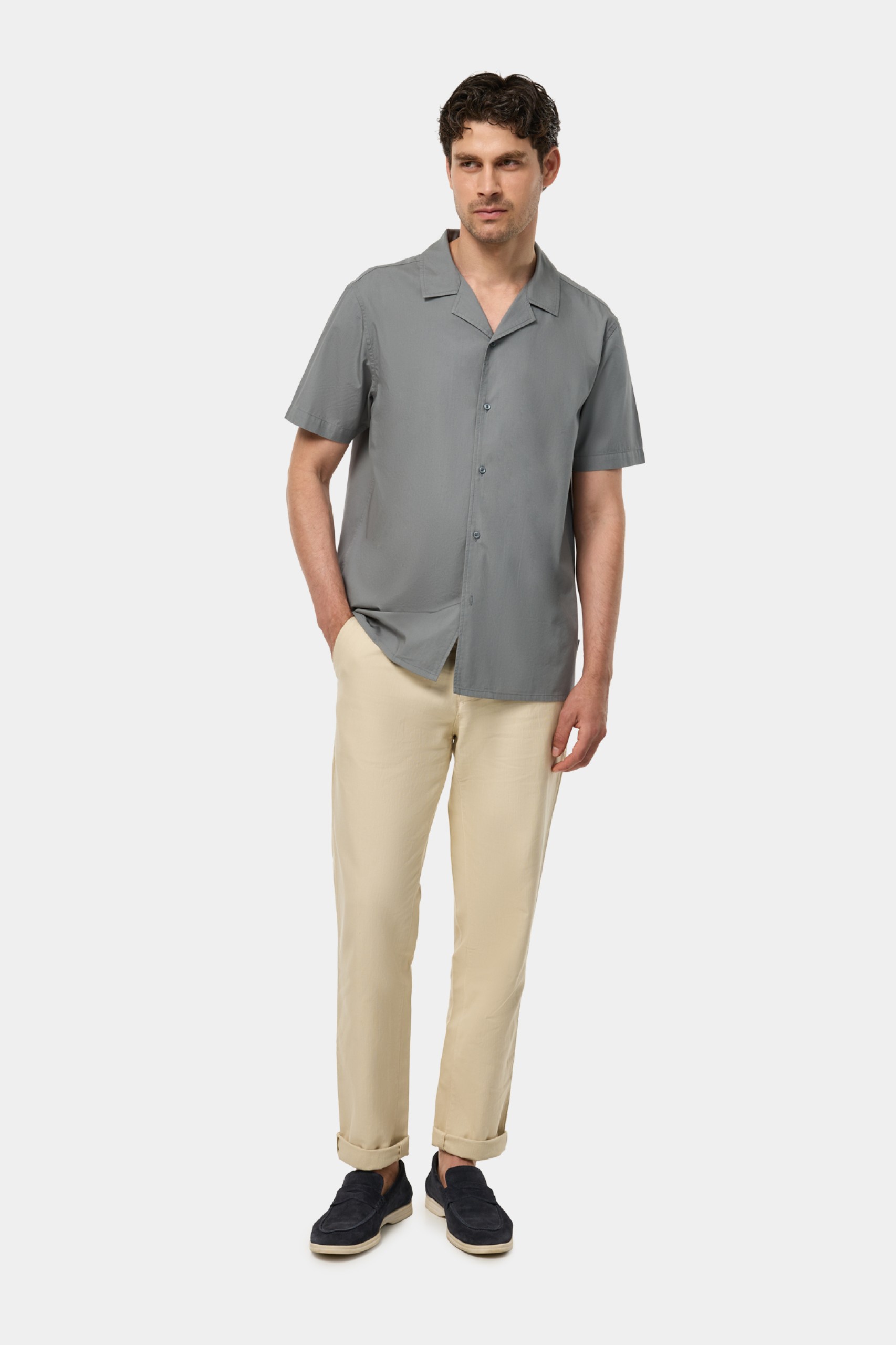 Camisa de manga corta y corte regular