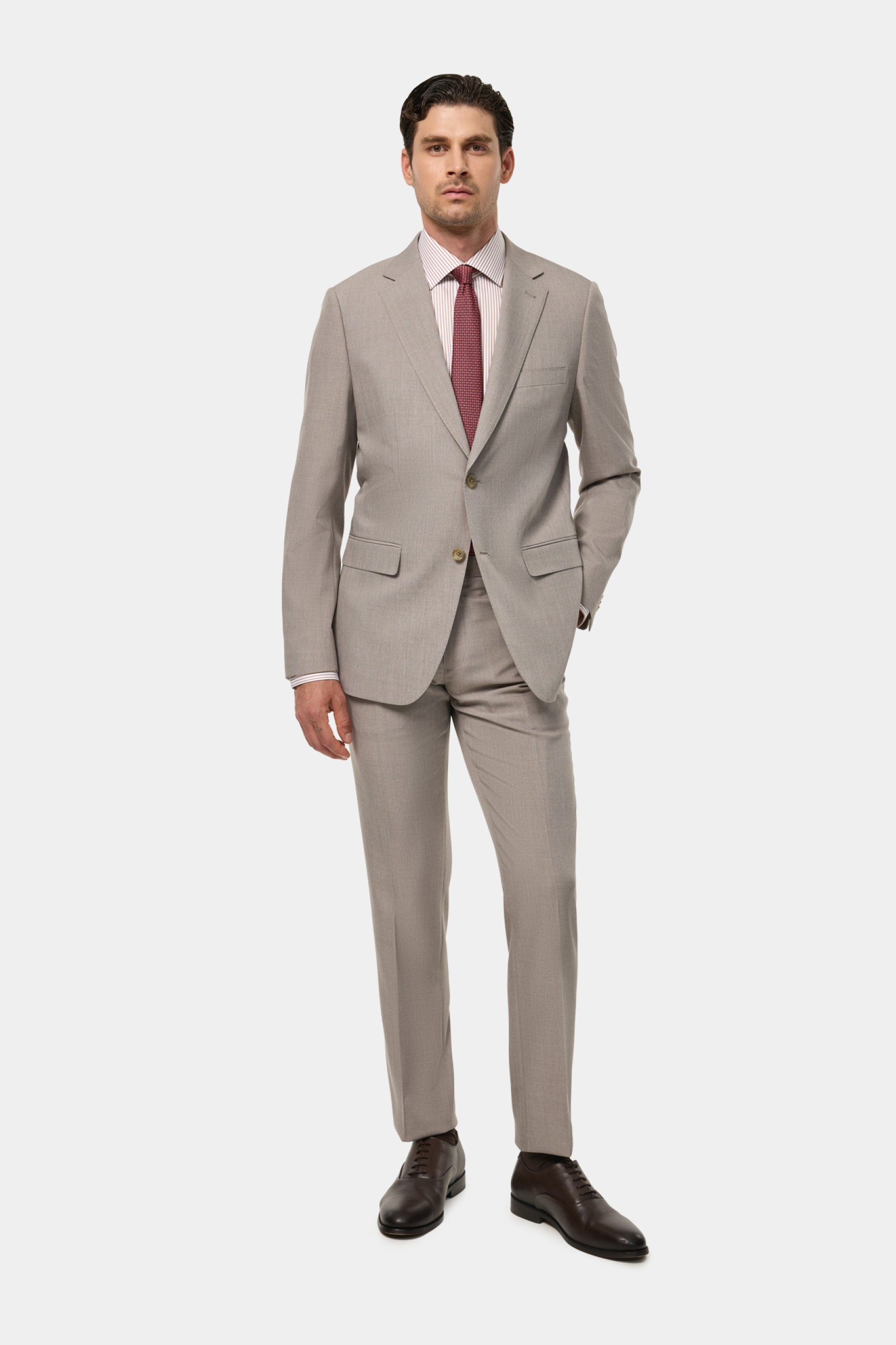 Traje slim fit clásico