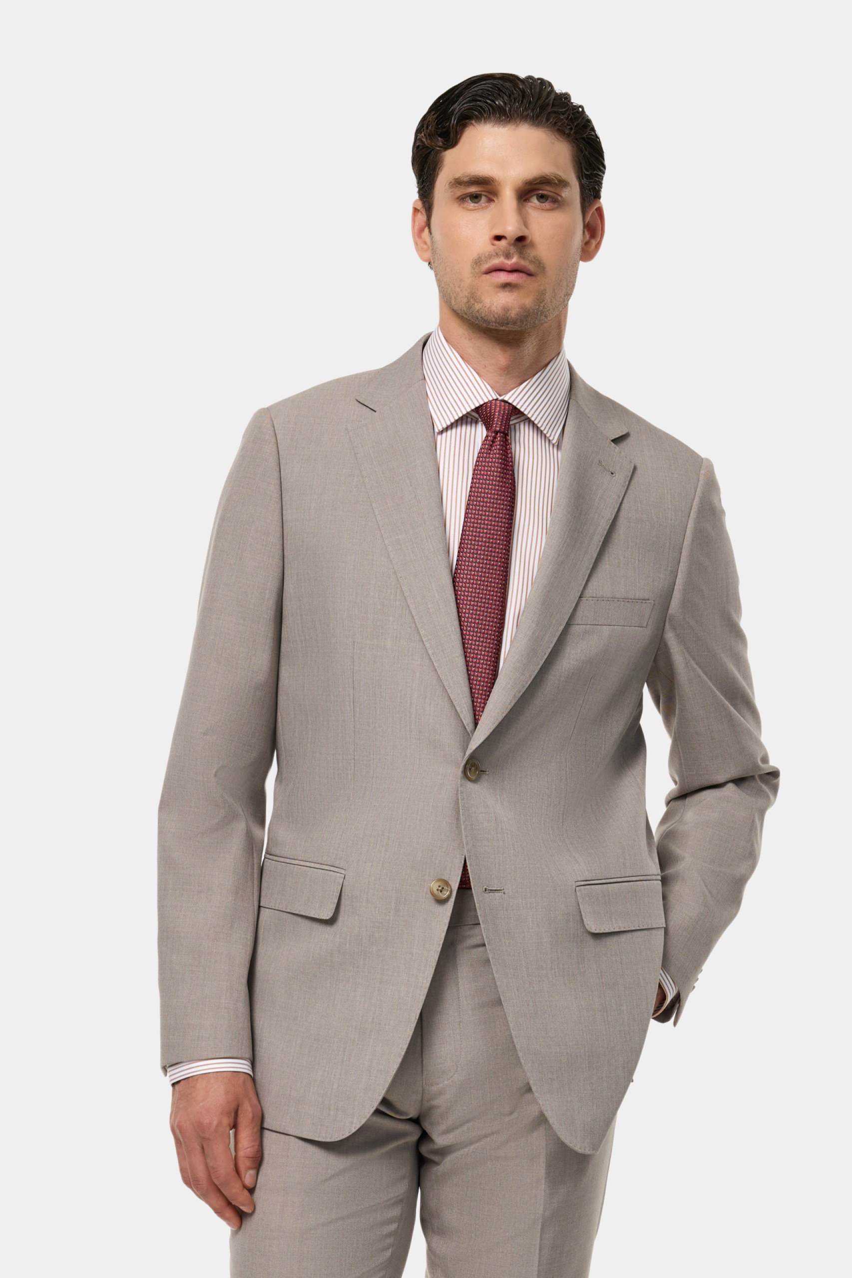 Traje slim fit clásico