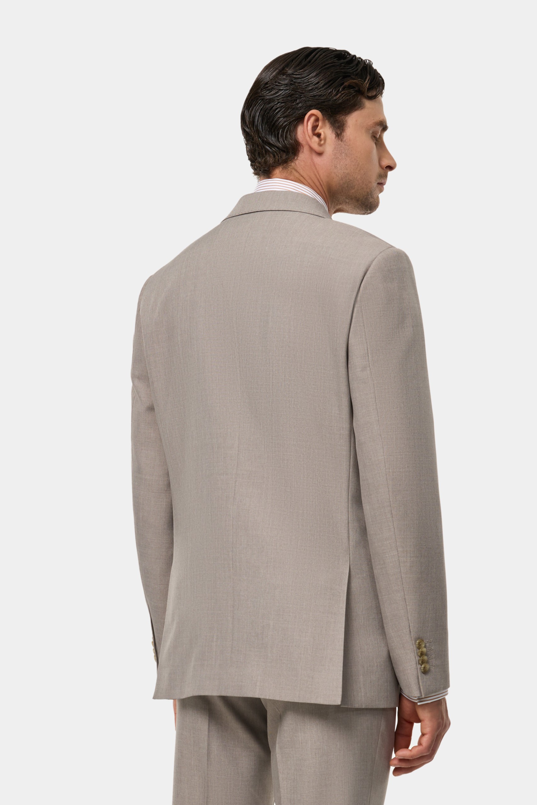 Traje slim fit clásico