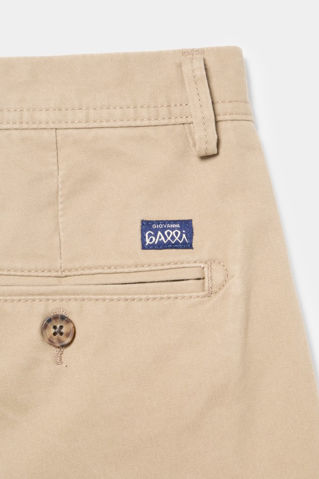 Calças chino regular fit Calças chino regular fit