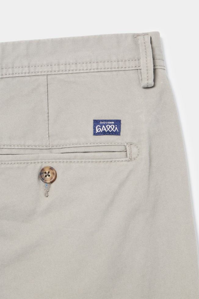 Pantalón chino regular fit Pantalón chino regular fit