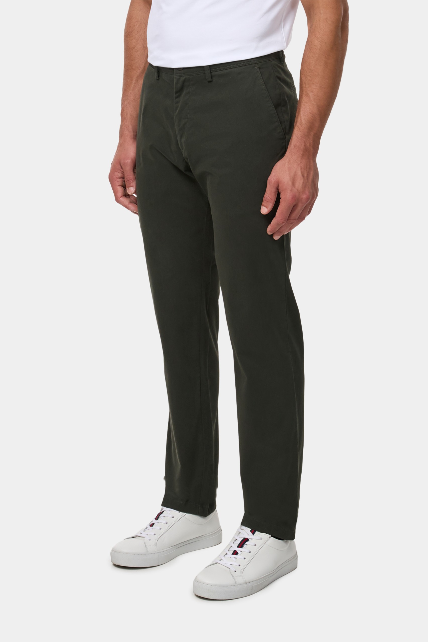 Chinos de corte regular