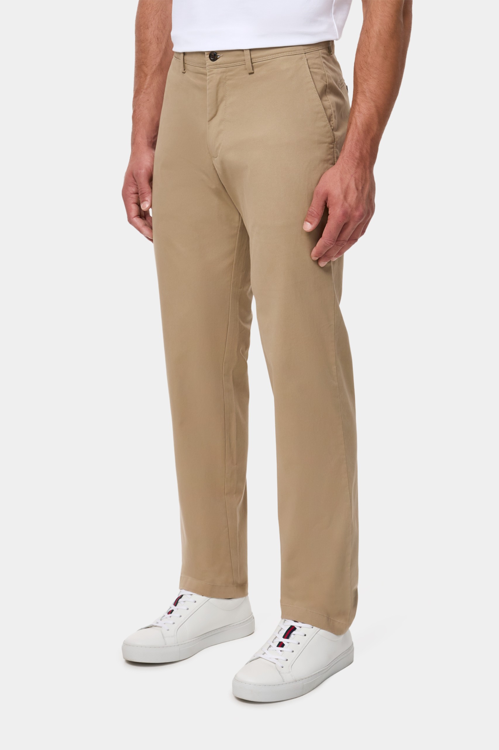 Chinos de corte regular