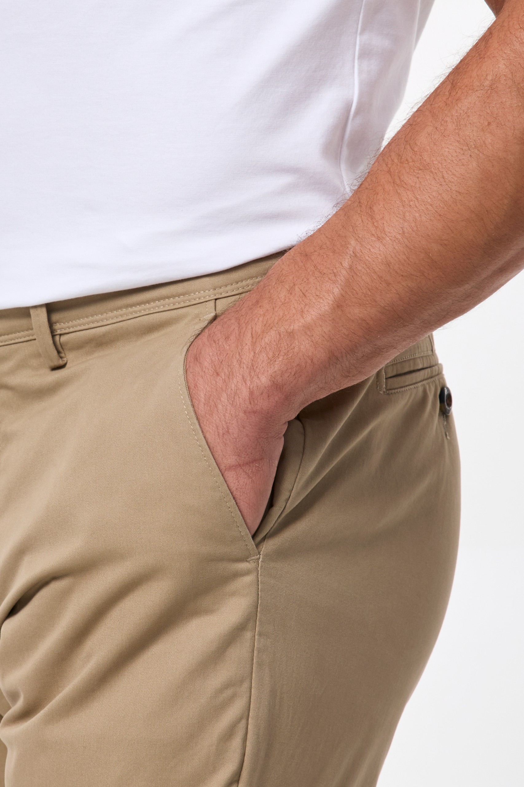 Chinos de corte regular