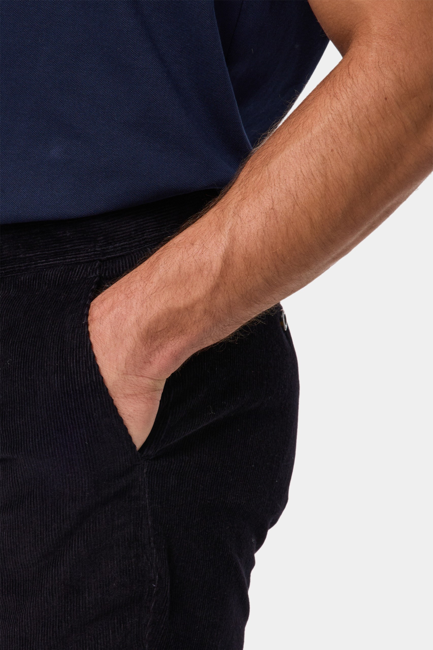 Pantalones chinos de corte regular en pana