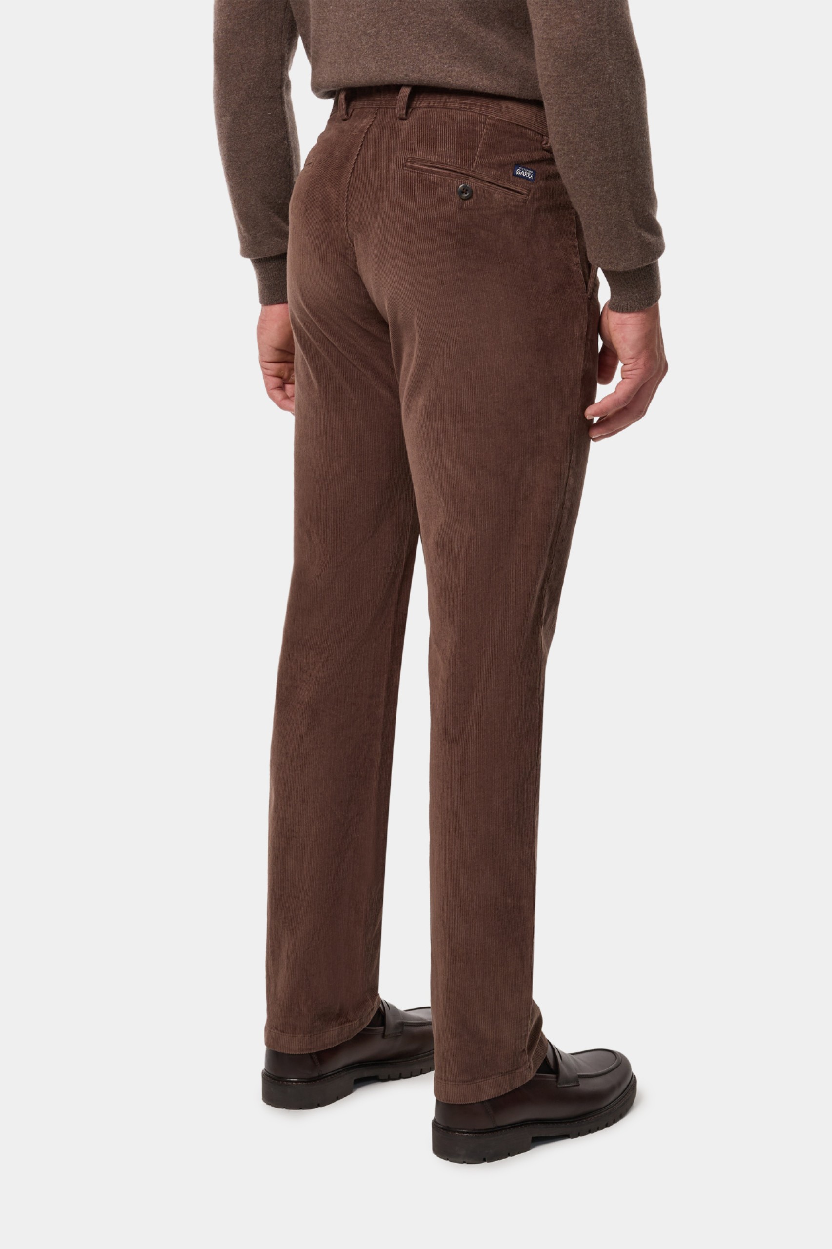 Pantalones chinos de corte regular en pana