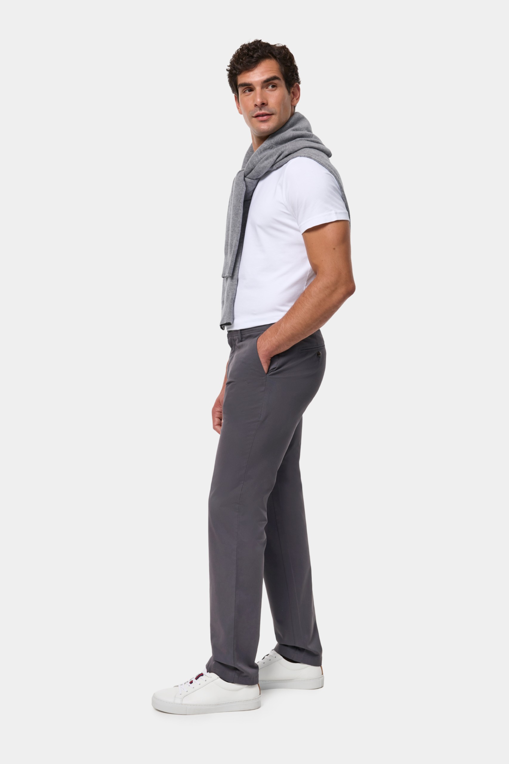 Chinos de corte regular