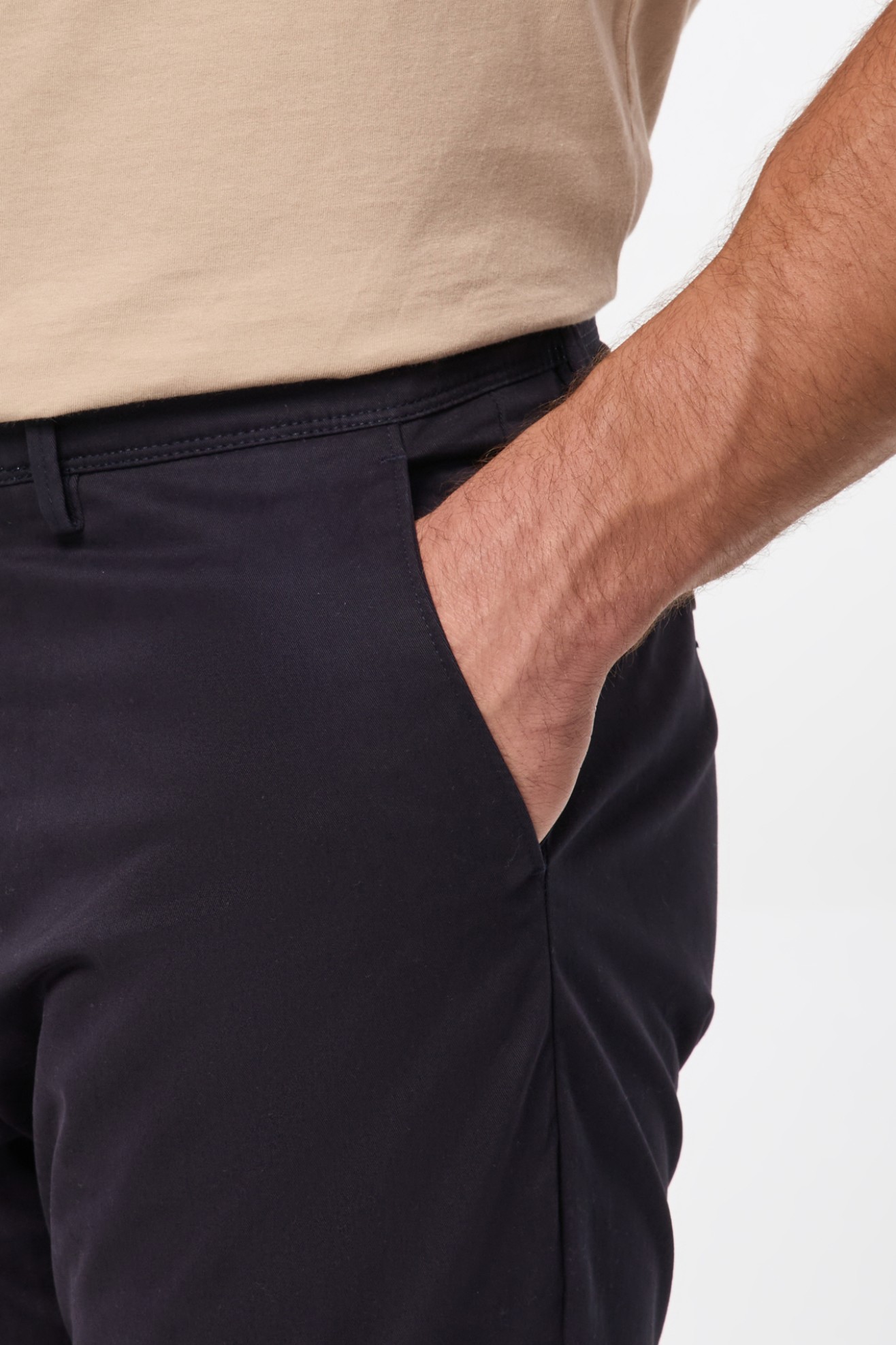 Chinos de corte regular