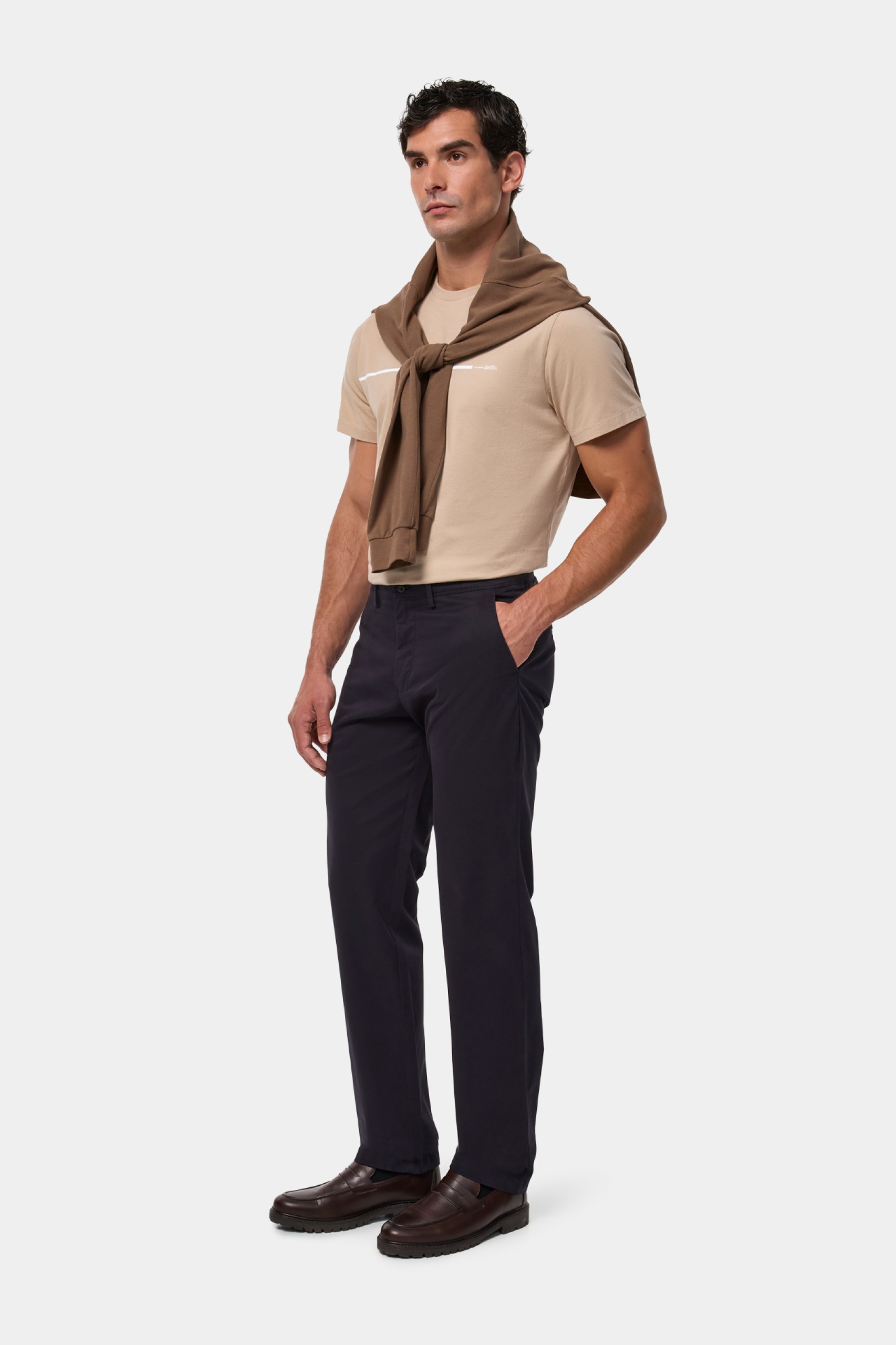 Chinos de corte regular