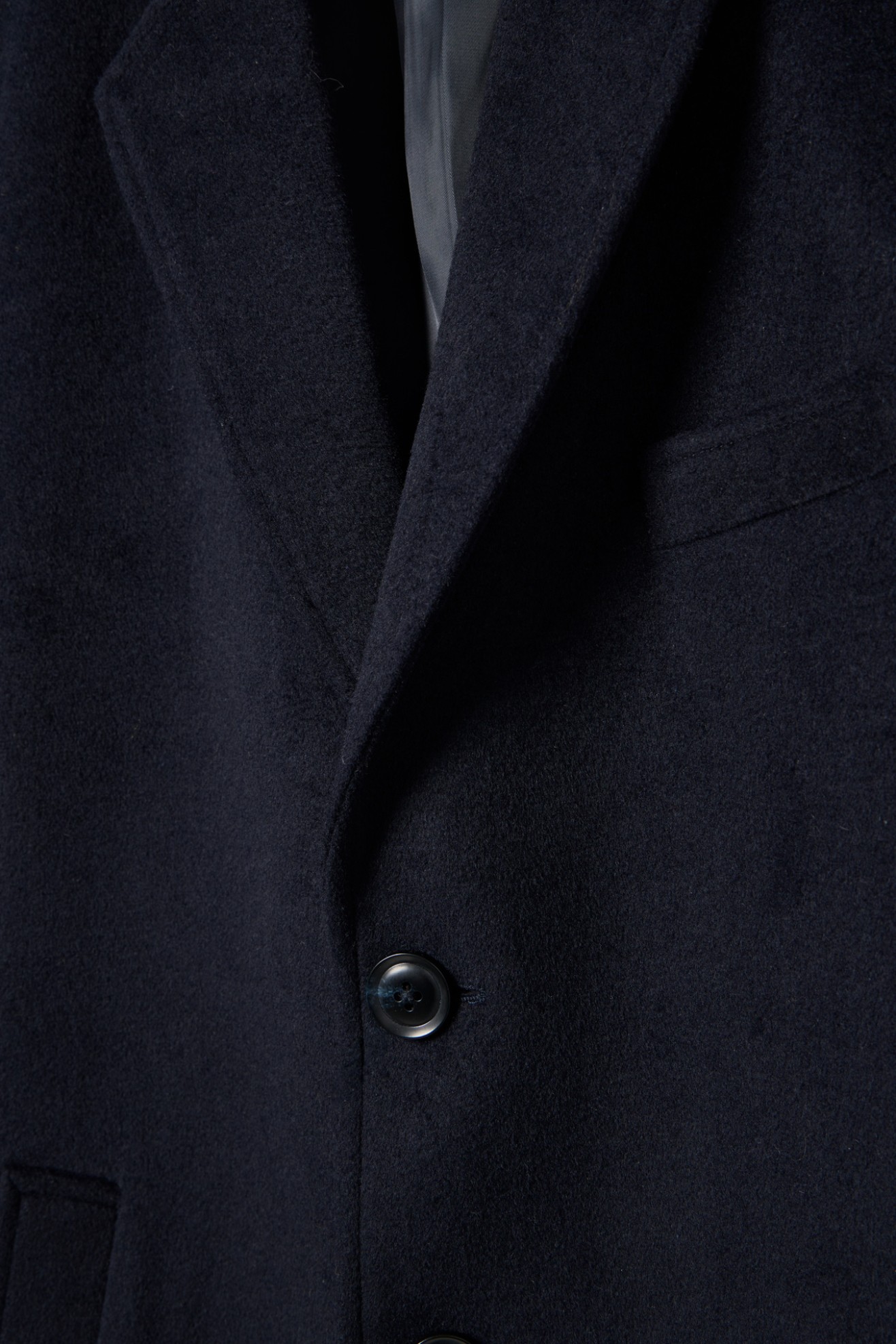 Sobretudo clássico em lã