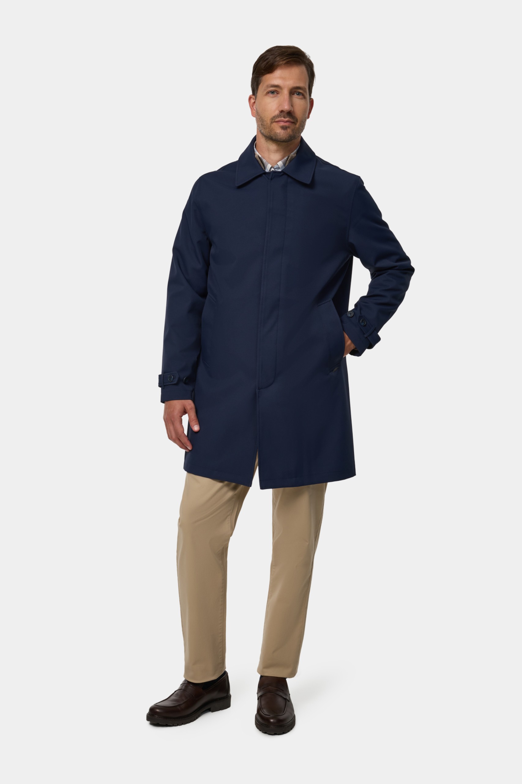 Gabardina repelente al agua