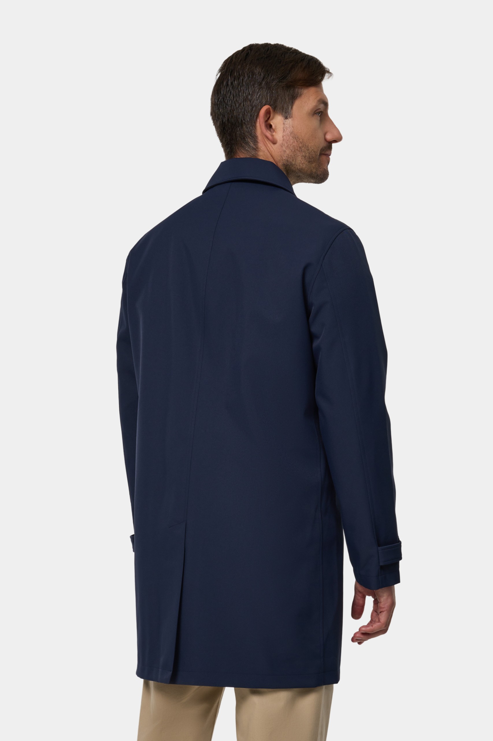 Gabardina repelente al agua