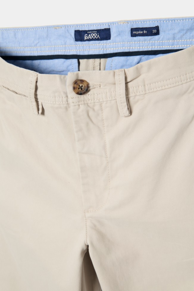 Calças chino regular fit Calças chino regular fit