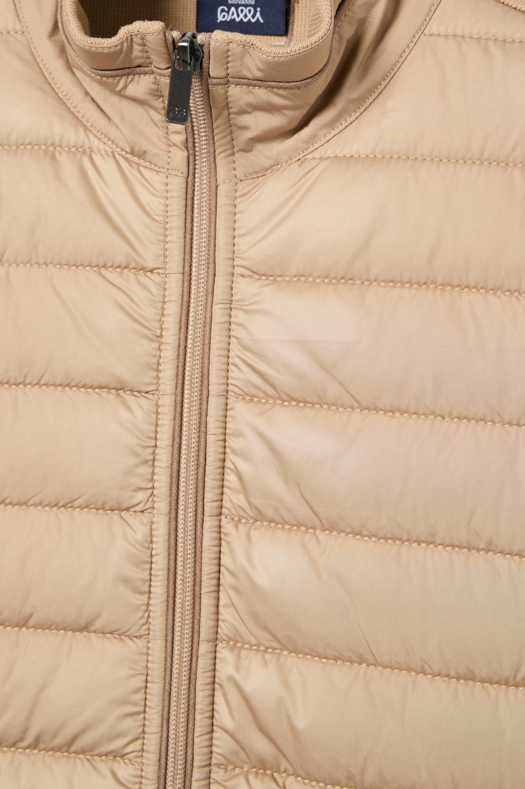 Chaqueta acolchada de corte regular