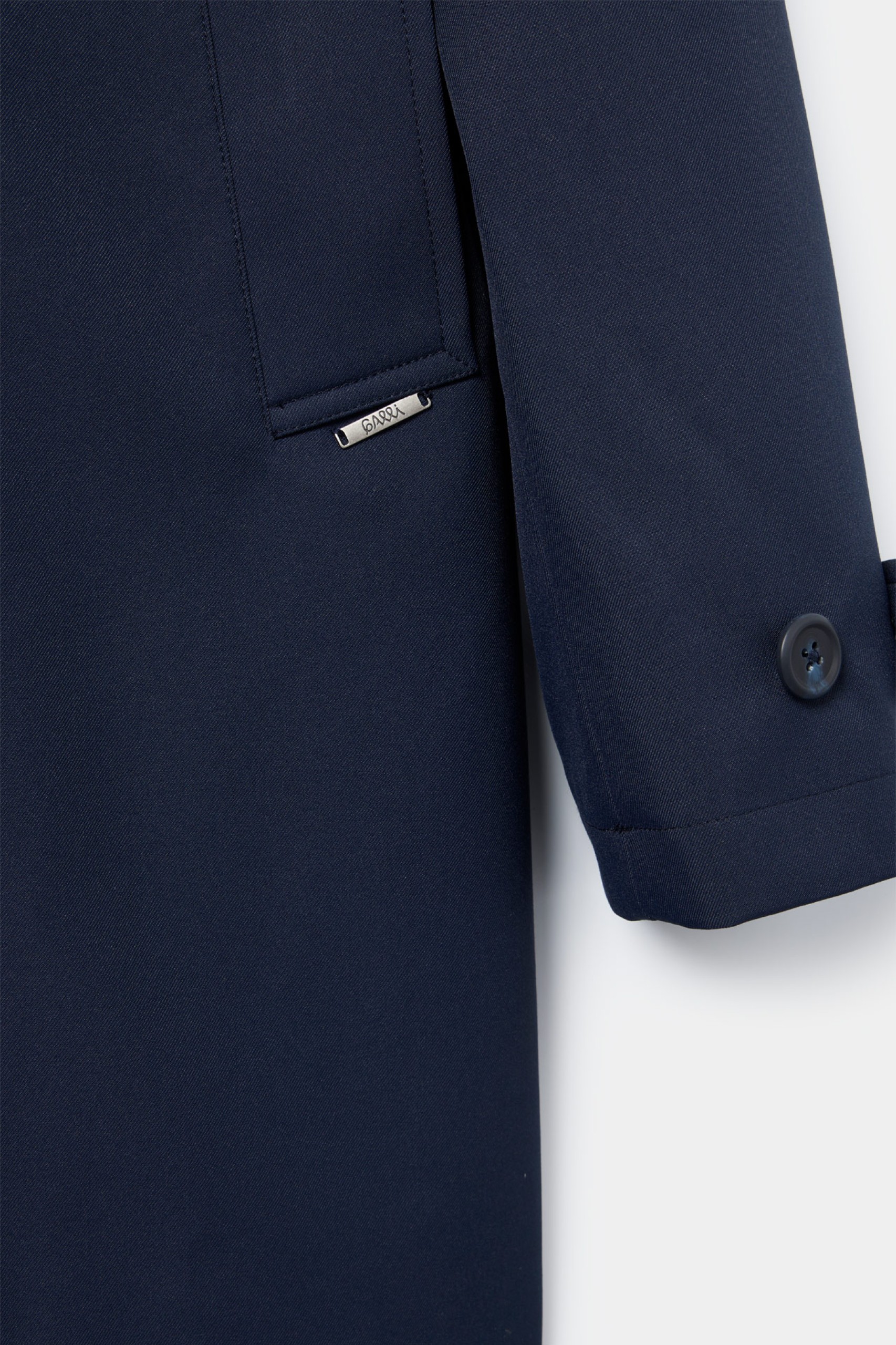 Gabardina repelente al agua