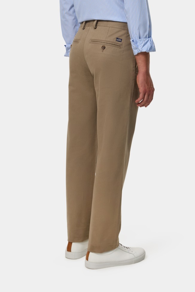 Calças chino regular fit Calças chino regular fit