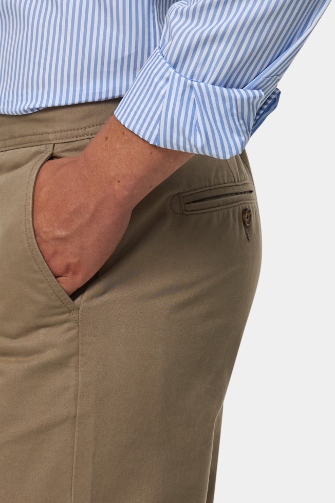 Calças chino regular fit Calças chino regular fit