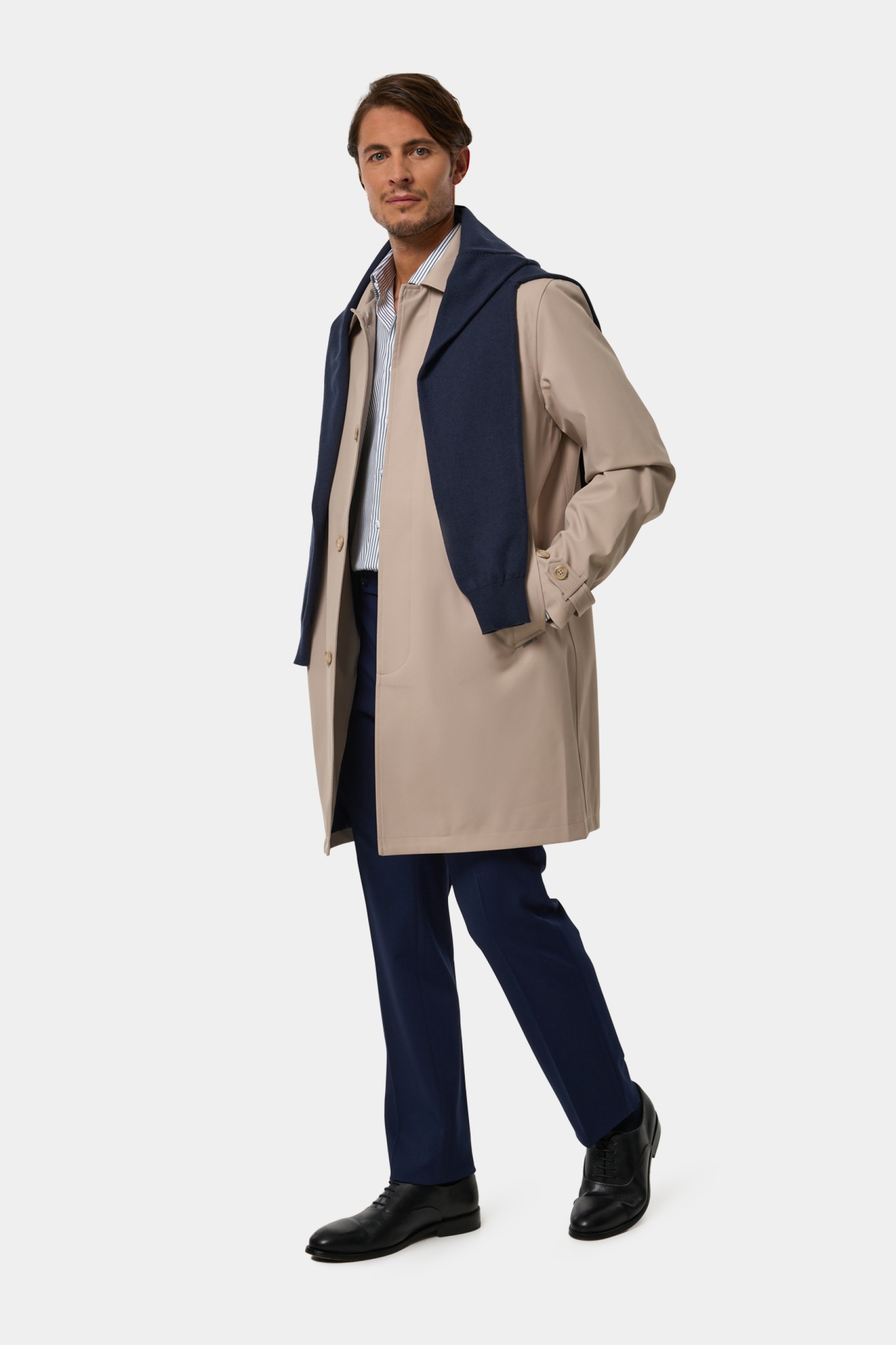 Gabardina repelente al agua