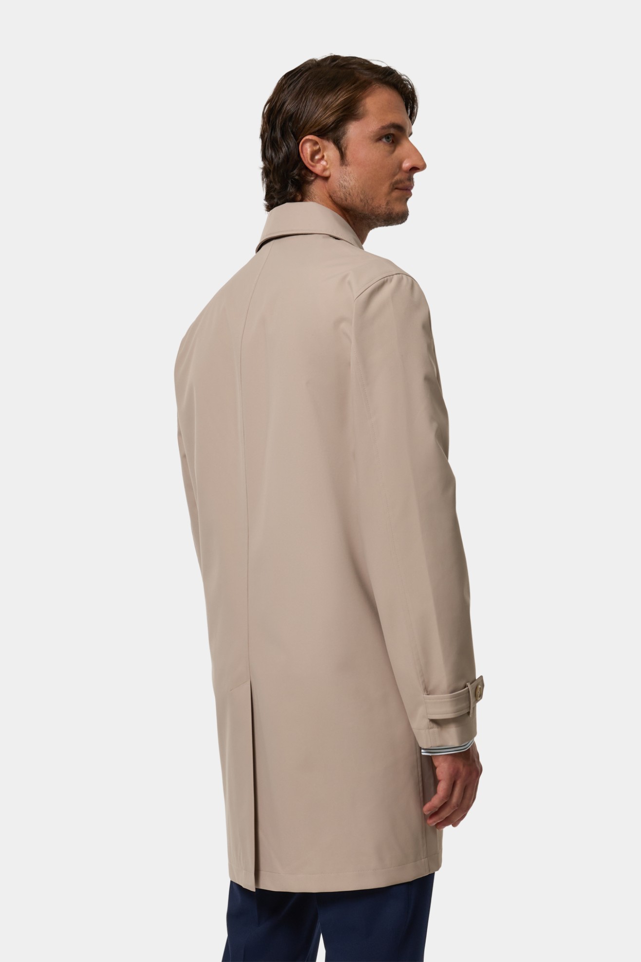 Gabardina repelente al agua