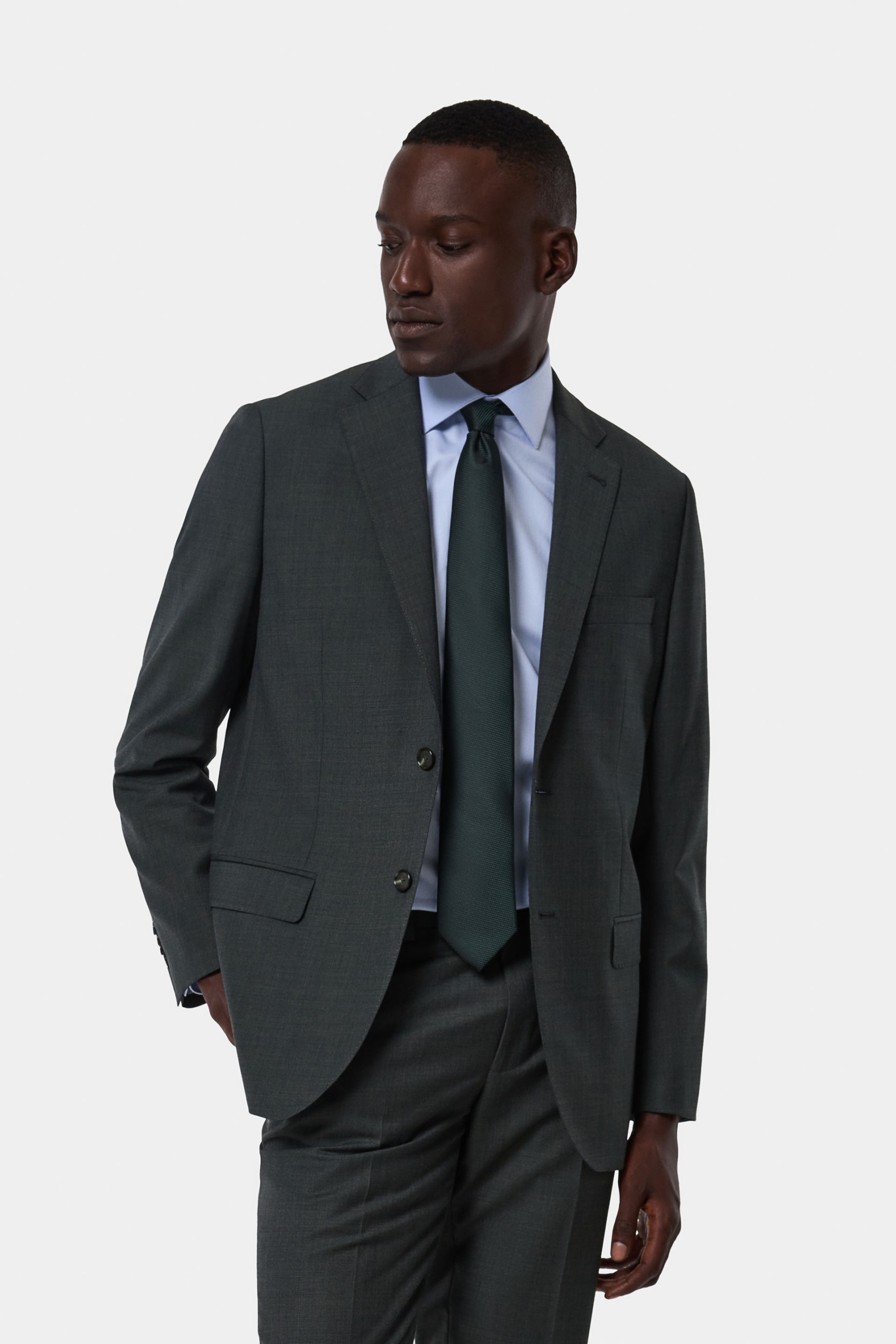 Traje clásico de corte regular en lana