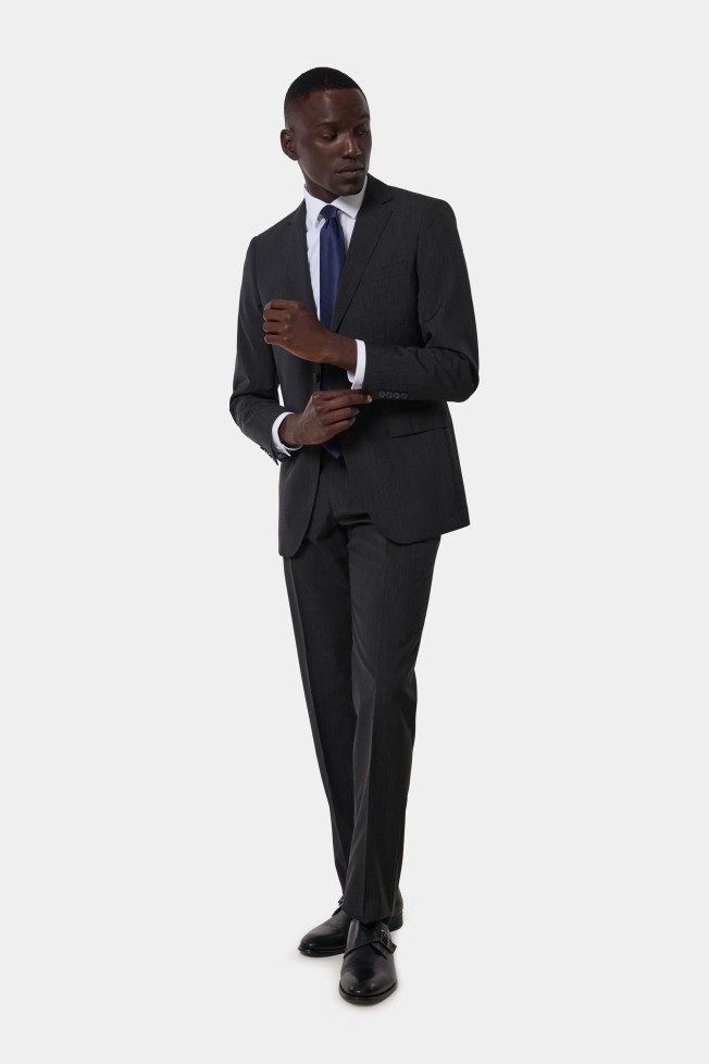 Traje entallado